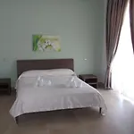 לינה וארוחת בוקר Lauro Luxury קסטלבאטה