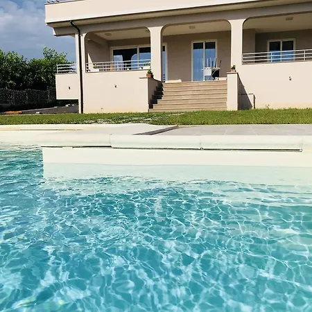 Lauro Luxury B&B 4*