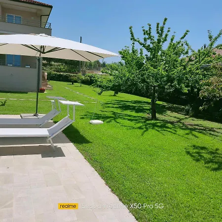 Lauro Luxury Bed and Breakfast 4*