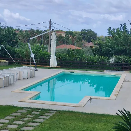 Lauro Luxury Nocleg ze śniadaniem 4*
