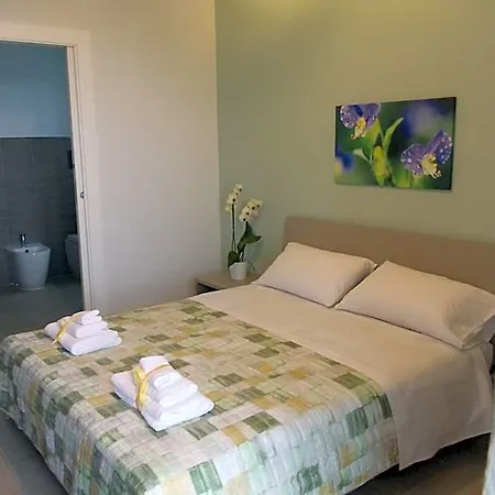 Lauro Luxury Bed & Breakfast 4*